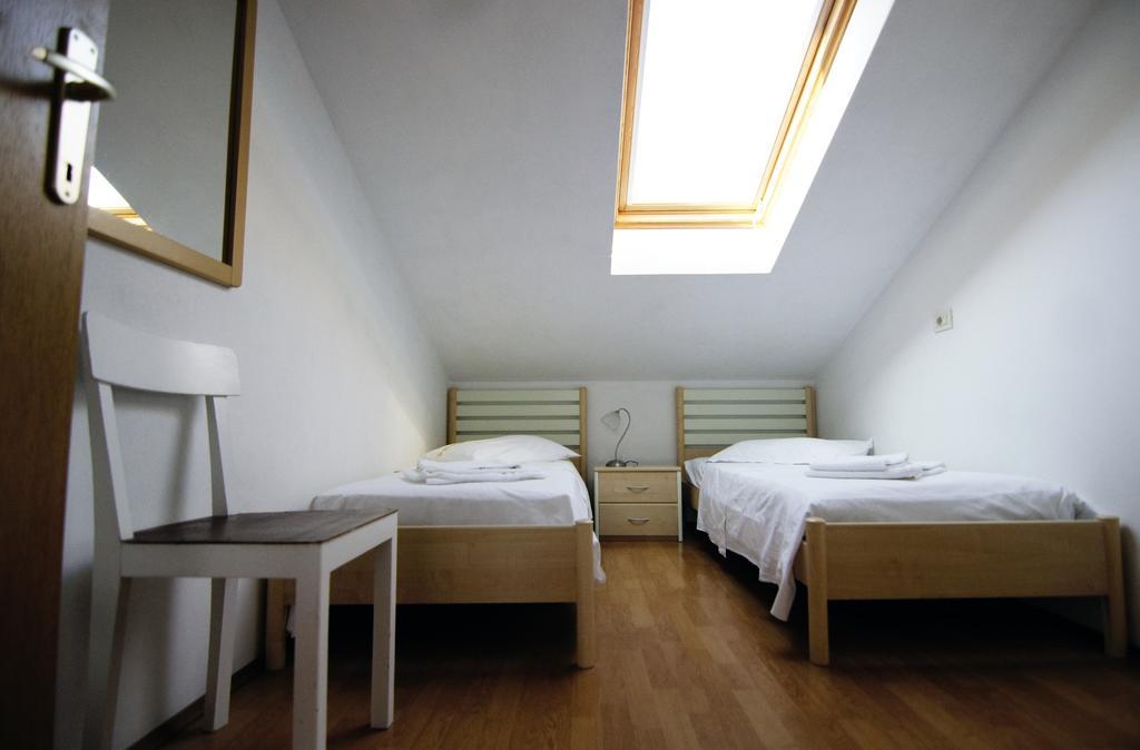 Apartments Ida Cres Bagian luar foto